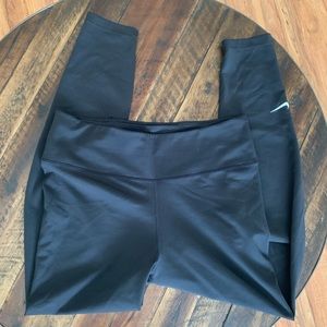 Black Nike leggings